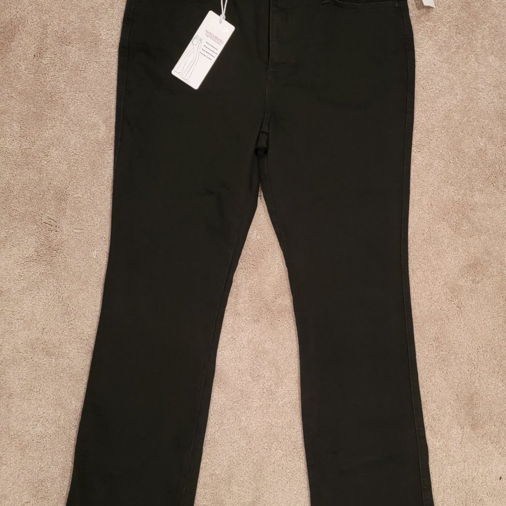 **NEW** Seven7 Jeans Black High Rise Bootcut "Bombshell" Jeans (32"Inseam)